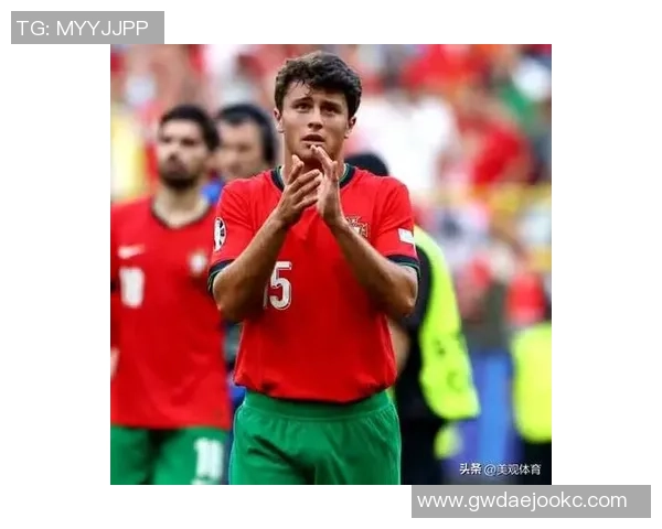 2025年全球十大最帅足球球星高清大图欣赏 吸引眼球的俊朗风采