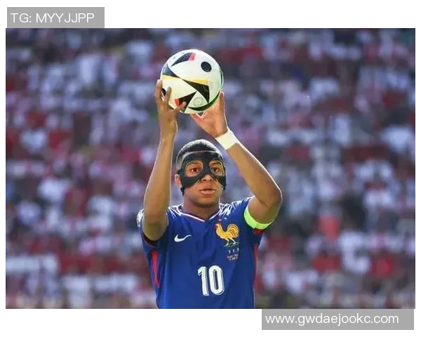 戴面具的足球英雄：揭秘那些因伤勇敢披上面具的传奇球星